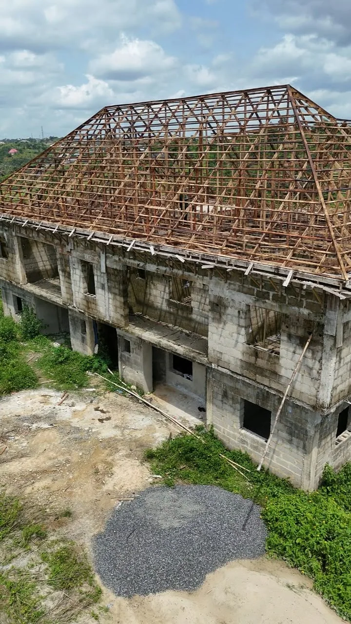 Timber formwork and supports at roof level
